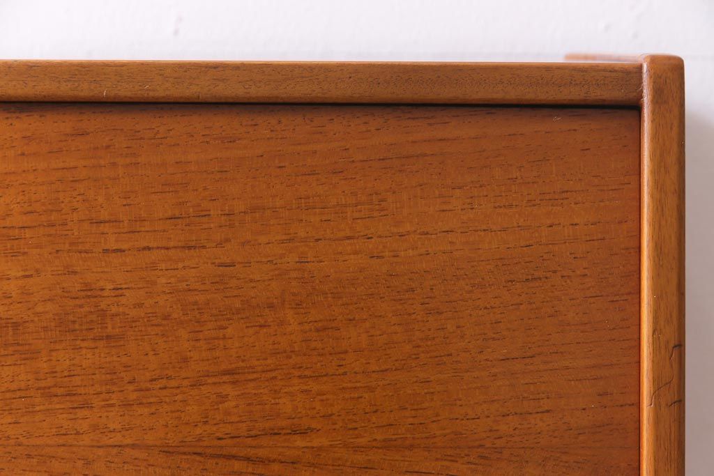 ヴィンテージ家具　北欧ビンテージ　チーク材　木の温もりとデザイン性を兼ね備えたライティングビューロー(簿記机、在宅ワーク、在宅用デスク)(R-038390)