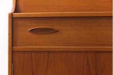 ヴィンテージ家具　北欧ビンテージ　チーク材　木の温もりとデザイン性を兼ね備えたライティングビューロー(簿記机、在宅ワーク、在宅用デスク)(R-038390)