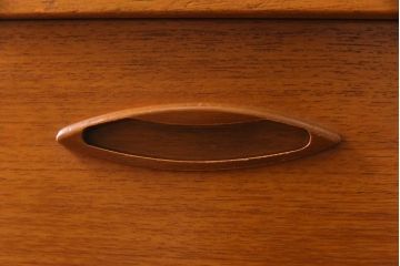 ヴィンテージ家具　北欧ビンテージ　チーク材　木の温もりとデザイン性を兼ね備えたライティングビューロー(簿記机、在宅ワーク、在宅用デスク)(R-038390)