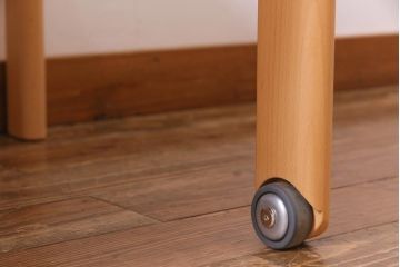 中古　飛騨産業　キツツキ　kids furniture　KF153TB　ビーチ材　キッズスタッキングテーブル(キャスター付きテーブル)(R-038394)