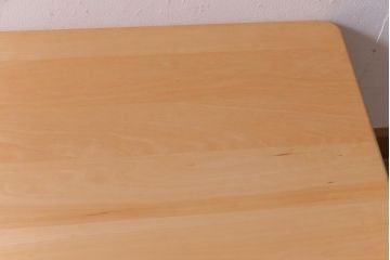 中古　飛騨産業　キツツキ　kids furniture　KF153TB　ビーチ材　キッズスタッキングテーブル(キャスター付きテーブル)(R-038395)