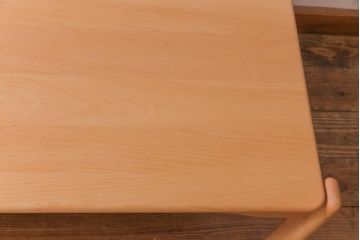 中古　飛騨産業　キツツキ　kids furniture　KF152TB　ビーチ材　キッズスタッキングテーブル(キャスター付きテーブル)(R-038401)