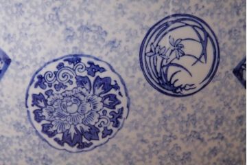 アンティーク雑貨　昭和初期　窓絵　細かな絵柄が趣深い瀬戸火鉢(R-038407)