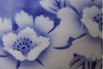 アンティーク雑貨　昭和初期　大輪の花が目を引く瀬戸火鉢(R-038408)