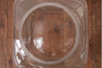 アンティーク雑貨　昭和レトロ　昔懐かしい雰囲気を演出するガラスビン(ガラス瓶、キャニスター)(R-038415)