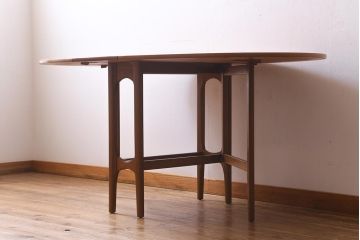 ヴィンテージ家具　北欧ビンテージ　Nathan(ネイサン)社　チーク材　スタイリッシュなデザインが魅力的なバタフライテーブル(エクステンションテーブル)(R-038421)