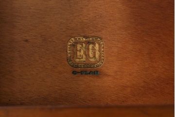 ヴィンテージ家具　北欧ビンテージ　G-PLAN(ジープラン)　オーク材があたたかな印象のチェスト(引き出し)(R-038423)