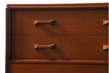 ヴィンテージ家具　北欧ビンテージ　G-PLAN(ジープラン)　オーク材があたたかな印象のチェスト(引き出し)(R-038423)