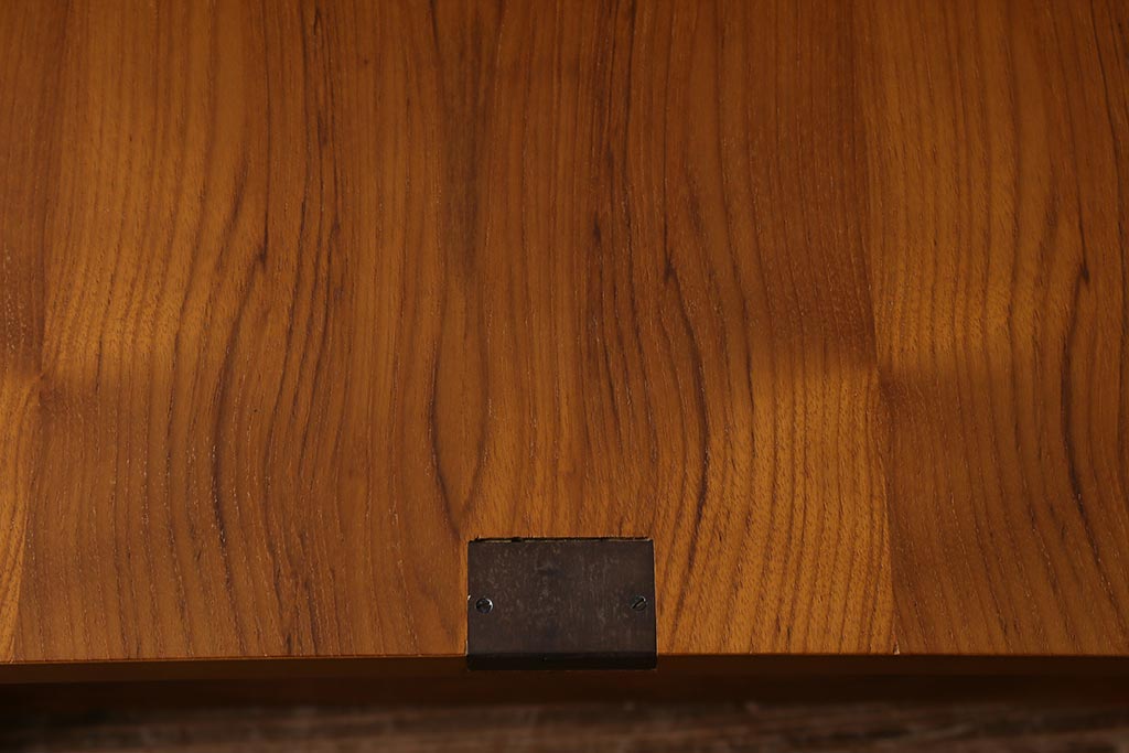 ヴィンテージ家具　北欧ビンテージ　すっきりとした佇まいが魅力のライティングビューロー(簿記机、在宅ワーク、在宅用デスク)(R-038426)