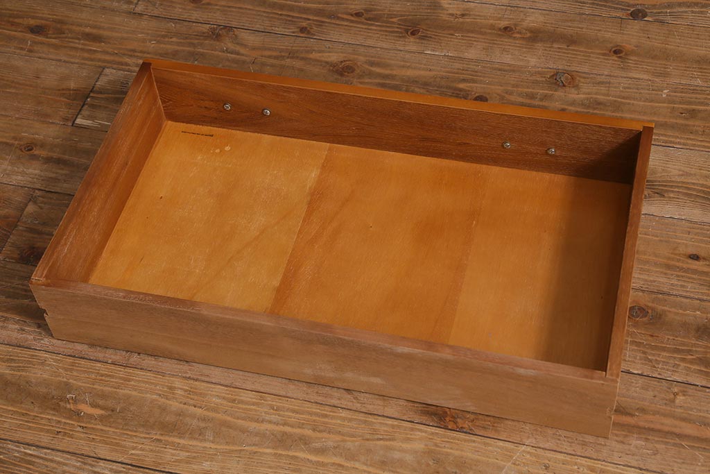 ヴィンテージ家具　北欧ビンテージ　すっきりとした佇まいが魅力のライティングビューロー(簿記机、在宅ワーク、在宅用デスク)(R-038426)