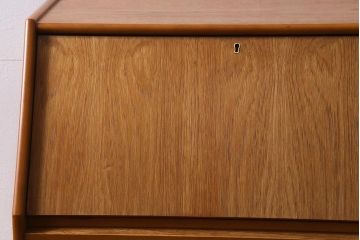 ヴィンテージ家具　北欧ビンテージ　すっきりとした佇まいが魅力のライティングビューロー(簿記机、在宅ワーク、在宅用デスク)(R-038426)