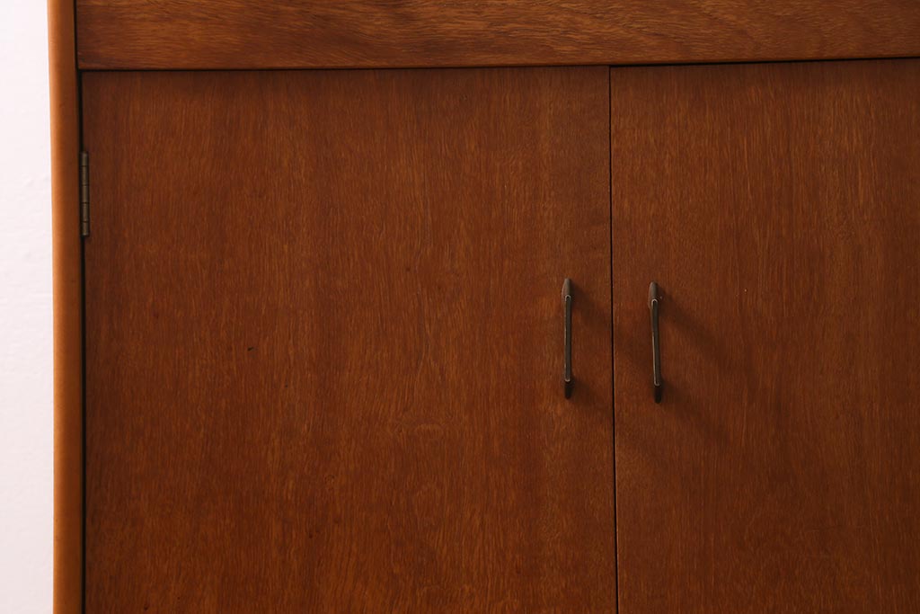 ヴィンテージ家具　北欧ビンテージ　すっきりとした佇まいが魅力のライティングビューロー(簿記机、在宅ワーク、在宅用デスク)(R-038426)