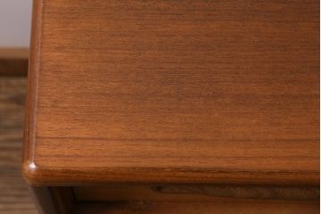 ヴィンテージ家具　北欧ビンテージ　G-PLAN(ジープラン)　Fresco(フレスコ)　スタイリッシュなデザインが魅力のサイドボード(収納棚)(R-038427)