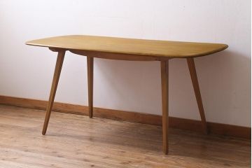 ヴィンテージ家具　イギリスビンテージ　ERCOL(アーコール)　Windsor(ウィンザー)シリーズ　木目の美しさが目を引くダイニングテーブル(プランクテーブル)(R-038428)
