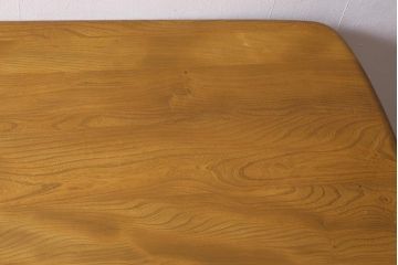 ヴィンテージ家具　イギリスビンテージ　ERCOL(アーコール)　Windsor(ウィンザー)シリーズ　木目の美しさが目を引くダイニングテーブル(プランクテーブル)(R-038428)