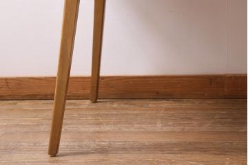 ヴィンテージ家具　イギリスビンテージ　ERCOL(アーコール)　Windsor(ウィンザー)シリーズ　木目の美しさが目を引くダイニングテーブル(プランクテーブル)(R-038428)