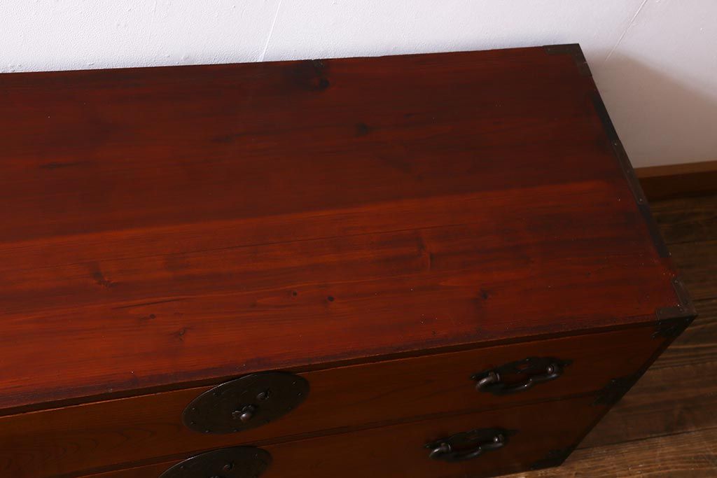 アンティーク家具　明治大正期　前面ケヤキ材・共縁　大きな桜丸金具が目を惹く米沢箪笥(重ね箪笥、衣装箪笥、引き出し)(R-038429)