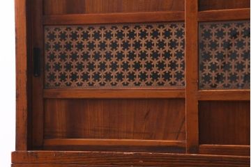 アンティーク家具　和製アンティーク　組子のガラス戸付き　レトロな水屋箪笥(重ね戸棚、収納棚)(R-038430)