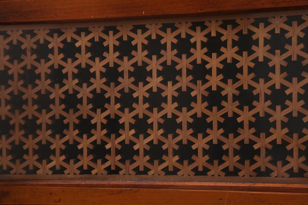 アンティーク家具　和製アンティーク　組子のガラス戸付き　レトロな水屋箪笥(重ね戸棚、収納棚)(R-038430)