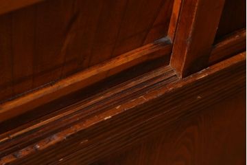 アンティーク家具　和製アンティーク　組子のガラス戸付き　レトロな水屋箪笥(重ね戸棚、収納棚)(R-038430)