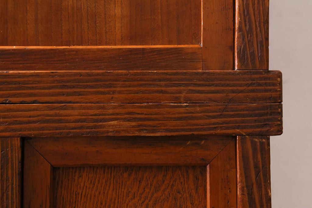 アンティーク家具　和製アンティーク　組子のガラス戸付き　レトロな水屋箪笥(重ね戸棚、収納棚)(R-038430)