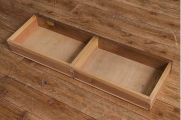 アンティーク家具　昭和初期　三方栗材　味わいのある木味が魅力のレトロな引き出し付き本箱(ブックケース、収納棚)(R-038431)