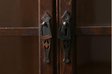アンティーク家具　昭和初期　三方栗材　味わいのある木味が魅力のレトロな引き出し付き本箱(ブックケース、収納棚)(R-038431)