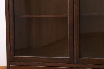 アンティーク家具　昭和初期　三方栗材　味わいのある木味が魅力のレトロな引き出し付き本箱(ブックケース、収納棚)(R-038431)