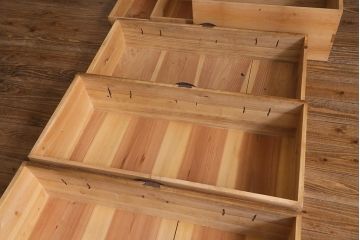 アンティーク家具　和製アンティーク　前面桐材　素朴な木味が魅力の重ねタンス(和タンス、衣装箪笥、時代箪笥、桐箪笥、桐たんす)(R-038432)