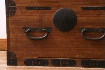 アンティーク家具　和製アンティーク　前面桐材　素朴な木味が魅力の重ねタンス(和タンス、衣装箪笥、時代箪笥、桐箪笥、桐たんす)(R-038432)