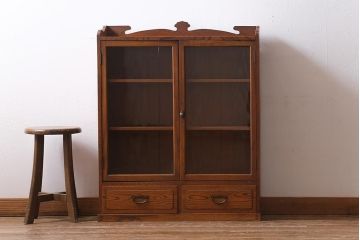 アンティーク家具　昭和初期　三方栓材　ユニークなデザインが魅力の本箱(ブックケース、収納棚)(R-038433)