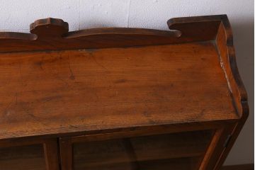 アンティーク家具　昭和初期　三方栓材　ユニークなデザインが魅力の本箱(ブックケース、収納棚)(R-038433)