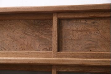 アンティーク家具　大正昭和初期　ストリップド(剥離)　三方ケヤキ材　上手物!黒柿が目を引く凝った造りの茶箪笥(収納棚、戸棚)(R-038434)