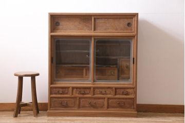アンティーク家具　大正昭和初期　ストリップド(剥離)　三方ケヤキ材　上手物!黒柿が目を引く凝った造りの茶箪笥(収納棚、戸棚)(R-038434)