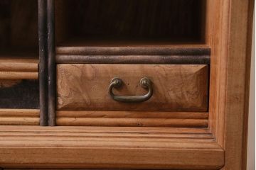 アンティーク家具　大正昭和初期　ストリップド(剥離)　三方ケヤキ材　上手物!黒柿が目を引く凝った造りの茶箪笥(収納棚、戸棚)(R-038434)