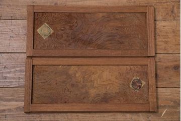 アンティーク家具　大正昭和初期　ストリップド(剥離)　三方ケヤキ材　上手物!黒柿が目を引く凝った造りの茶箪笥(収納棚、戸棚)(R-038434)