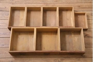 アンティーク家具　大正昭和初期　ストリップド(剥離)　三方ケヤキ材　上手物!黒柿が目を引く凝った造りの茶箪笥(収納棚、戸棚)(R-038434)