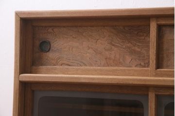 アンティーク家具　大正昭和初期　ストリップド(剥離)　三方ケヤキ材　上手物!黒柿が目を引く凝った造りの茶箪笥(収納棚、戸棚)(R-038434)