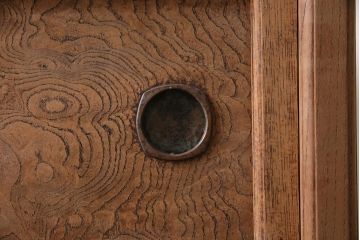 アンティーク家具　大正昭和初期　ストリップド(剥離)　三方ケヤキ材　上手物!黒柿が目を引く凝った造りの茶箪笥(収納棚、戸棚)(R-038434)