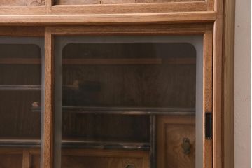 アンティーク家具　大正昭和初期　ストリップド(剥離)　三方ケヤキ材　上手物!黒柿が目を引く凝った造りの茶箪笥(収納棚、戸棚)(R-038434)
