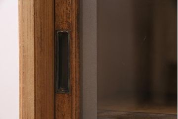 アンティーク家具　大正昭和初期　ストリップド(剥離)　三方ケヤキ材　上手物!黒柿が目を引く凝った造りの茶箪笥(収納棚、戸棚)(R-038434)