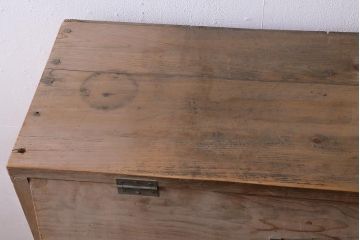 アンティーク家具　古材の風合いが楽しめるパタパタ扉付き収納棚(6段タイプ)(下駄箱)(R-038435)