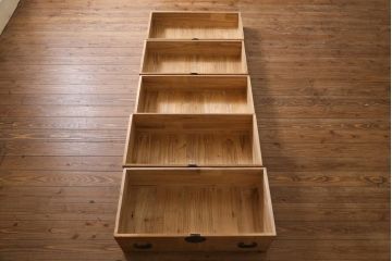 アンティーク家具　和製アンティーク　昭和初期　総桐材　丸金具付き!古い木の質感が渋い衣装箪笥(引き出し、チェスト、桐箪笥、桐たんす)(R-038439)