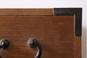 アンティーク家具　和製アンティーク　昭和初期　総桐材　丸金具付き!古い木の質感が渋い衣装箪笥(引き出し、チェスト、桐箪笥、桐たんす)(R-038439)