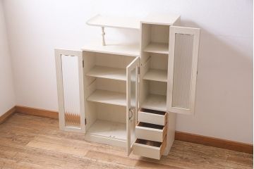 アンティーク家具　昭和中期　ペイント　モールガラス　レトロで可愛らしい雰囲気が魅力の本箱(ブックケース、収納棚、キャビネット)(R-038441)