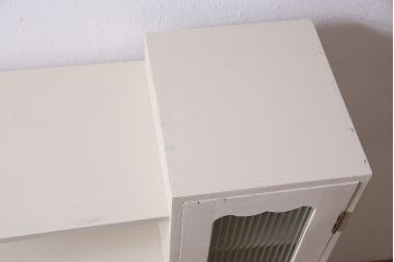 アンティーク家具　昭和中期　ペイント　モールガラス　レトロで可愛らしい雰囲気が魅力の本箱(ブックケース、収納棚、キャビネット)(R-038441)