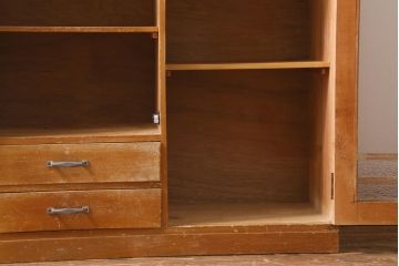 【簡易リペア限定品】レトロ家具　昭和レトロ　ダイヤガラス入り　古い木の落ち着いた雰囲気が魅力のブックケース(本棚、本箱)(R-038442)