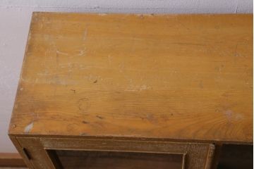 【簡易リペア限定品】レトロ家具　昭和レトロ　ダイヤガラス入り　古い木の落ち着いた雰囲気が魅力のブックケース(本棚、本箱)(R-038442)