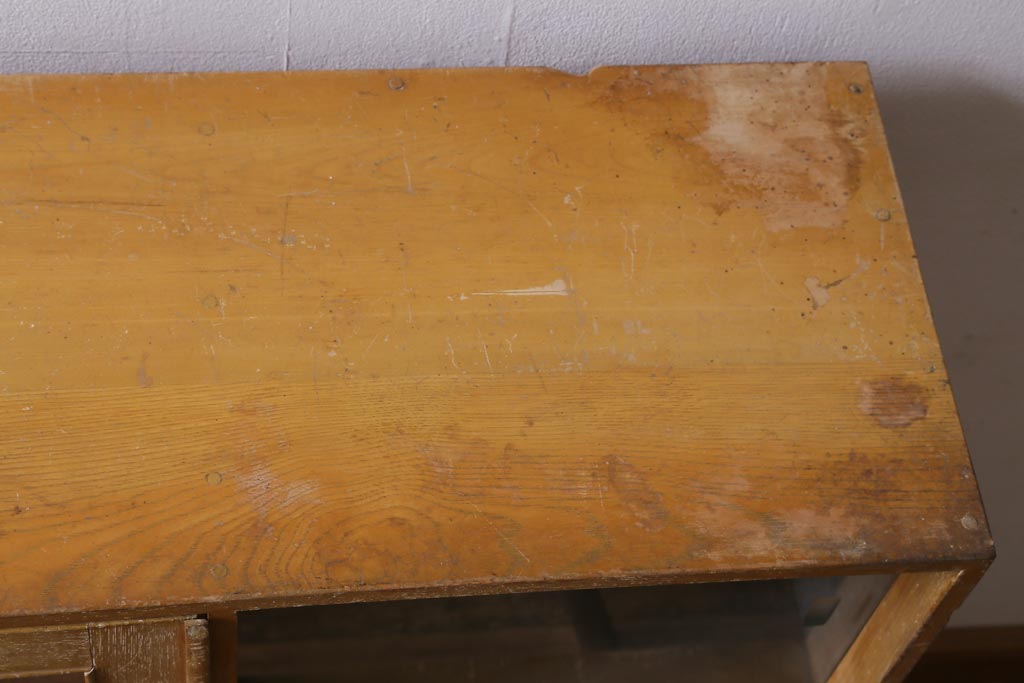 【簡易リペア限定品】レトロ家具　昭和レトロ　ダイヤガラス入り　古い木の落ち着いた雰囲気が魅力のブックケース(本棚、本箱)(R-038442)