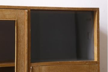 【簡易リペア限定品】レトロ家具　昭和レトロ　ダイヤガラス入り　古い木の落ち着いた雰囲気が魅力のブックケース(本棚、本箱)(R-038442)